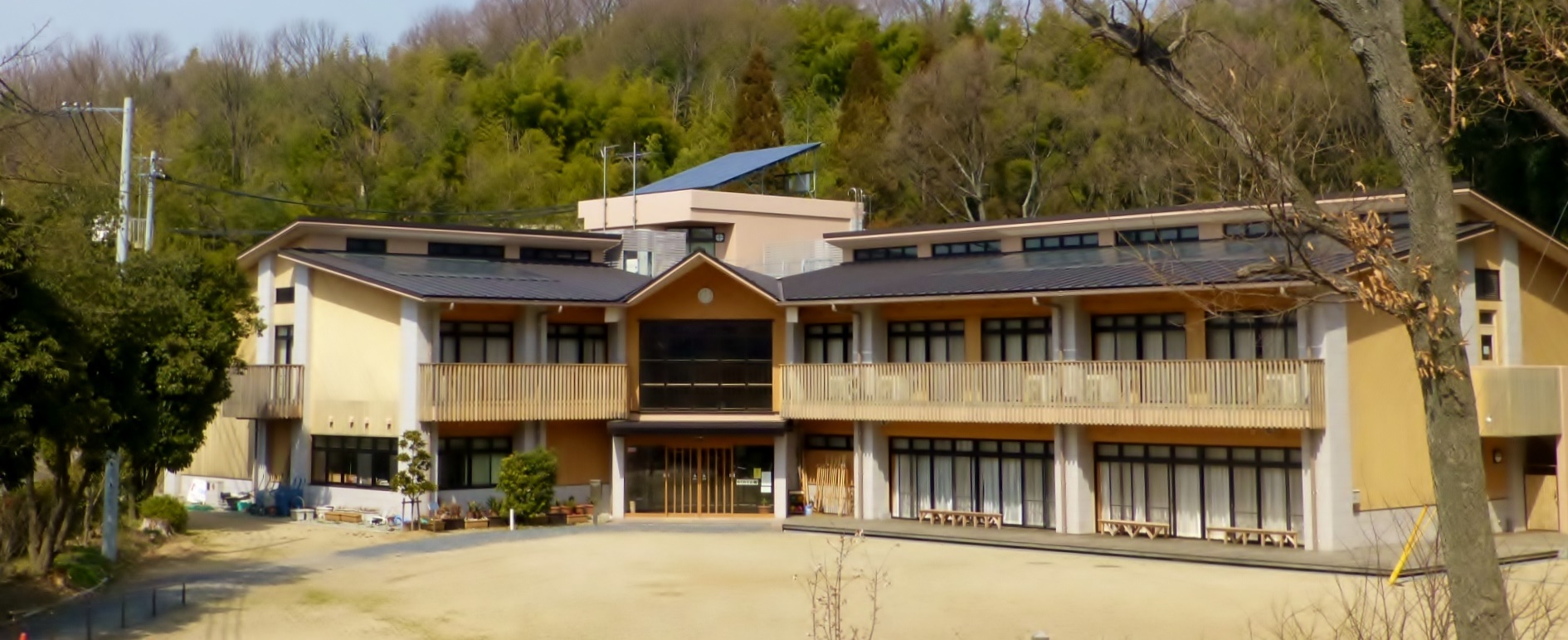 吹田市自然体験交流センター わくわくの郷 阪急北千里 駅より徒歩10分に位置し 自然豊かな環境に囲まれ 小学校 中学校 高校の遠足や校外学習 市民の自然体験 交流の場として最適な社会教育施設です 吹田市自然体験交流センター わくわくの郷 阪急北千里 駅より徒歩10分に位置し 自然豊かな環境に囲まれ 小学校 中学校 高校の遠足や校外学習 市民の自然体験 交流の場として最適な社会教育施設です